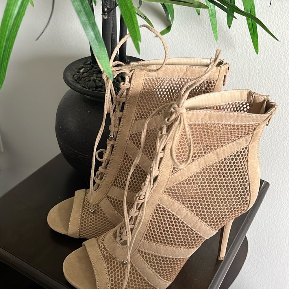 Beige heels